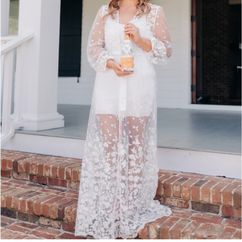 Le Rose Bridal Maxi robe in white color Size M/L